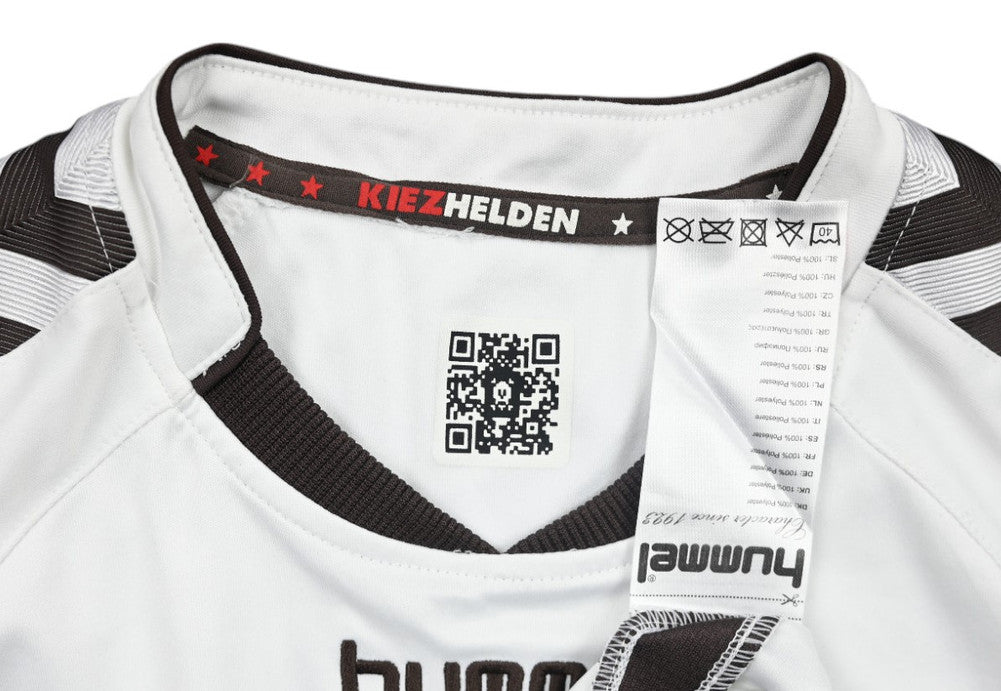 Maillot FC St. Pauli Extérieur 2014-15 Hummel Rzatkowski vintage