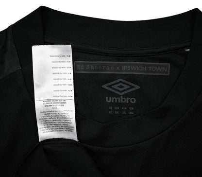 Maillot Ipswich Town Extérieur 2022-23 Umbro Ed Sheeran Blackout