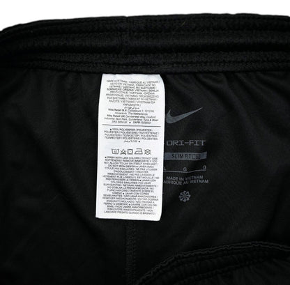 Short Vintage FC Zurich Nike Taille L – Collector Suisse